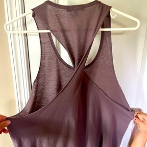 Beyond yoga twist back crop tank - Dusty purple, Size S